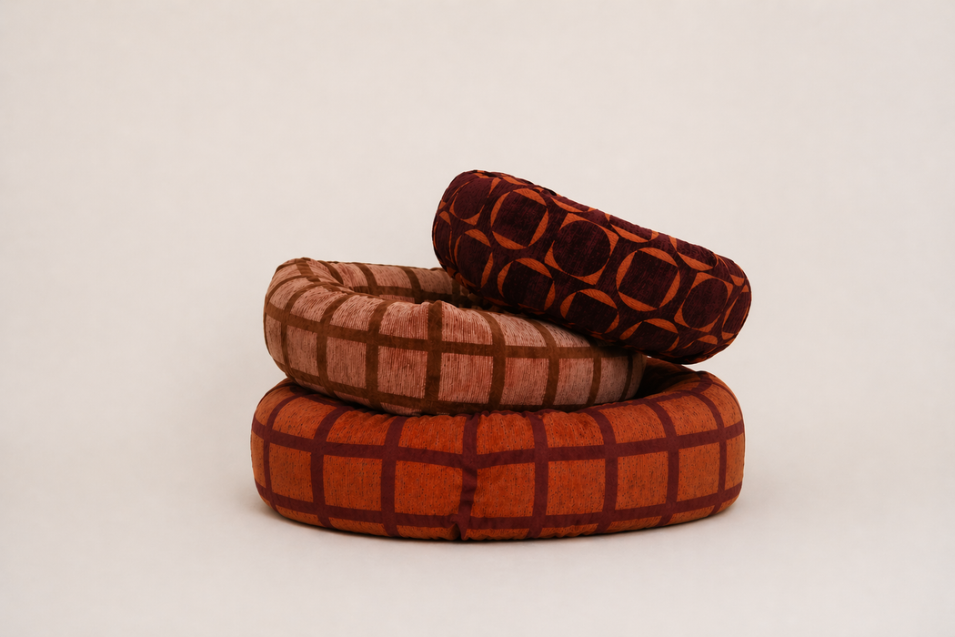 DOGGUO Donut Hundebett – Quadrat Print Mokka Braun